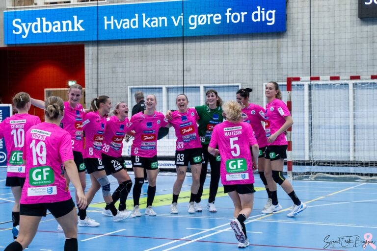Sønderjyske Kvindehåndbold maler igen oktober lyserødt